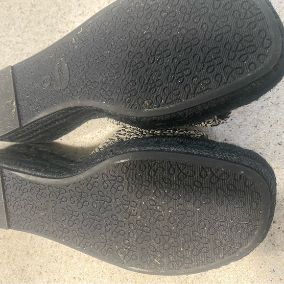 The Sak Shoe - Picture 2 of 3